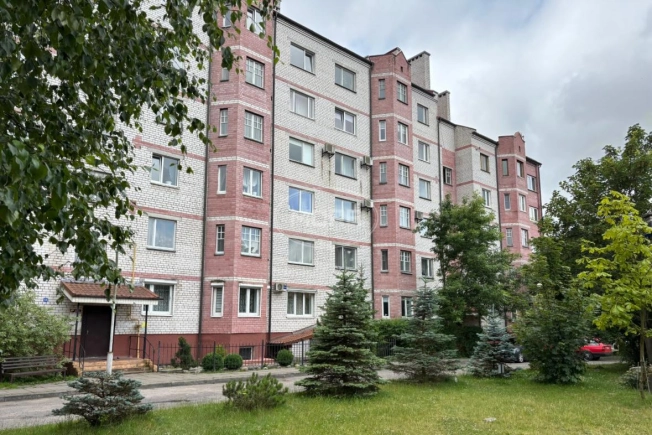 Купить четырехкомнатную квартиру в Калининграде. Вариант № 7963708, 16, площадь -  квм, цена 17000000 рублей