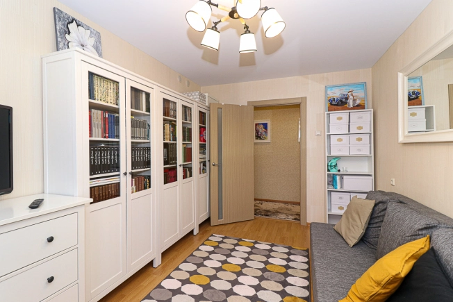 . Вариант № 28216, 4, площадь - 45 квм, цена 10000000 рублей