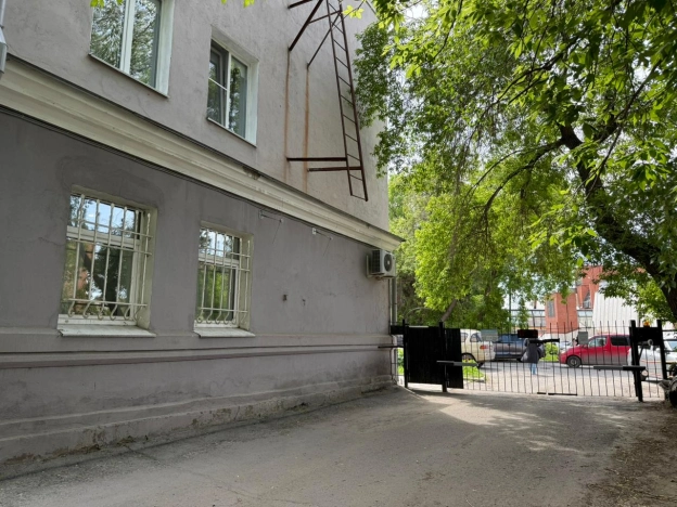 Купить четырехкомнатную квартиру в Омске. Вариант № 5503, 27, площадь -  квм, цена 13900000 рублей