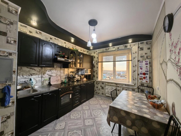 Купить трехкомнатную квартиру на улице Железнодорожная в Тюменской области. Вариант № 30033, 12, площадь -  квм, цена 5650000 рублей