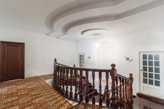 Купить дом в Омске. Вариант № 17590, 25, площадь -  квм, цена 40000000 рублей