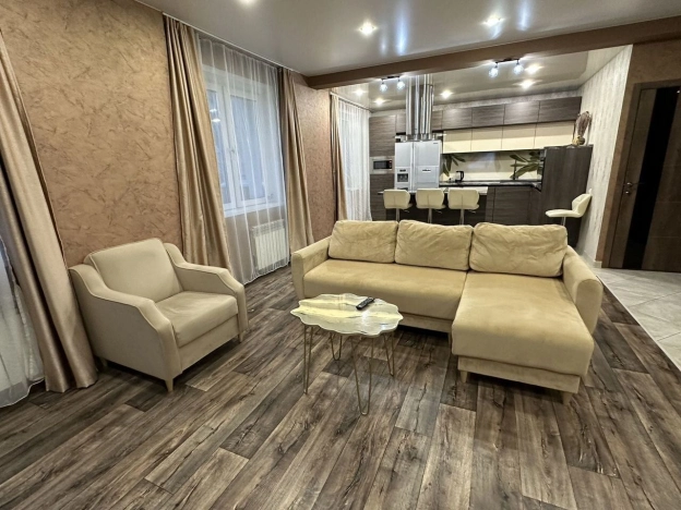 Купить трехкомнатную квартиру в Новосибирской области. Вариант № 7996902, 9, площадь -  квм, цена 20900000 рублей