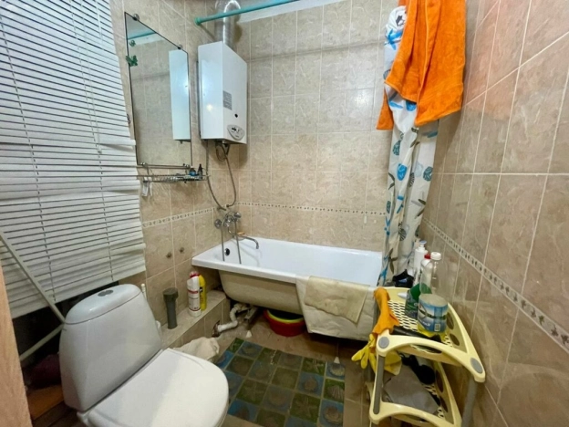 Купить однокомнатную квартиру в районе Ворошиловский в Волгограде. Вариант № 2002974, 6, площадь -  квм, цена 3500000 рублей