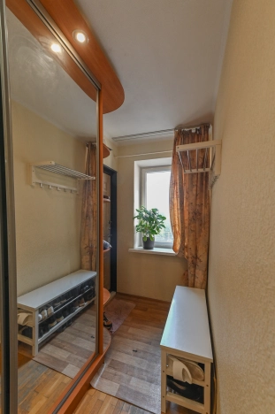 Купить трехкомнатную квартиру в Ростовской области. Вариант № 3414508, 17, площадь -  квм, цена 12950000 рублей