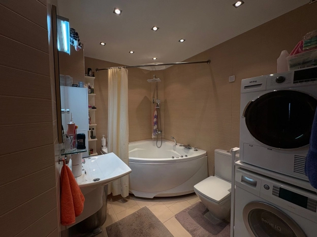 Купить трехкомнатную квартиру в Санкт-Петербурге. Вариант № 8875757, 14, площадь -  квм, цена 20500000 рублей