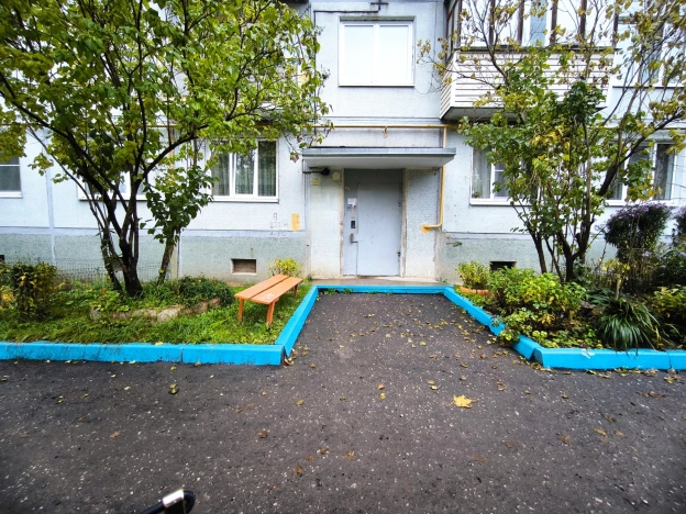 Купить трехкомнатную квартиру в Калуге. Вариант № 7521880, 21, площадь -  квм, цена 3600000 рублей