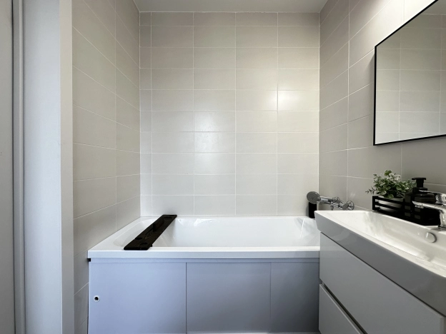 Купить трехкомнатную квартиру на улице Московское шоссе в Санкт-Петербурге. Вариант № 31078, 29, площадь -  квм, цена 20000000 рублей