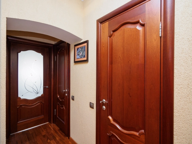 Купить двухкомнатную квартиру в Омске. Вариант № 6762454, 8, площадь -  квм, цена 8300000 рублей