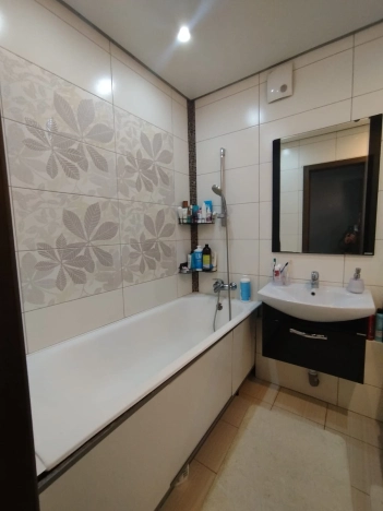 Купить однокомнатную квартиру на улице Морская в Бердске. Вариант № 7691213, 10, площадь -  квм, цена 5150000 рублей