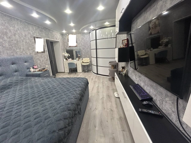 Купить трехкомнатную квартиру на улице Любучанский переулок в Москве. Вариант № 9467240, 5, площадь -  квм, цена 14200000 рублей