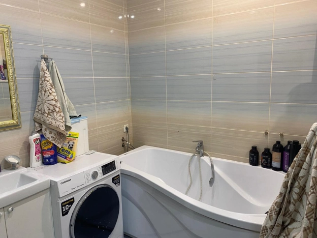 Купить трехкомнатную квартиру на улице Ленина в Бердске. Вариант № 2499, 7, площадь -  квм, цена 8199000 рублей