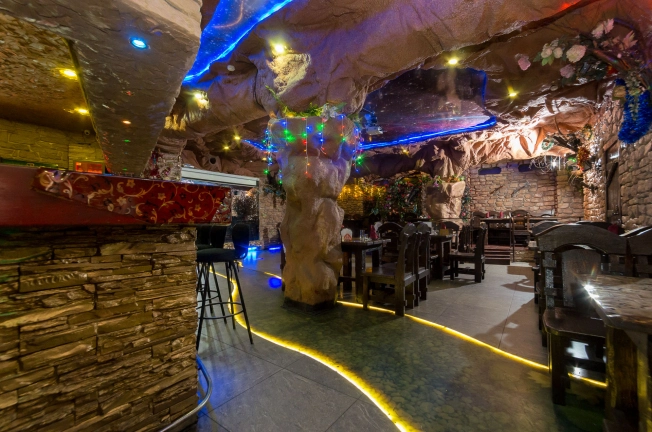 Купить коммерческую недвижимость в Тобольске. Вариант № 4512, 27, площадь -  квм, цена 50000000 рублей