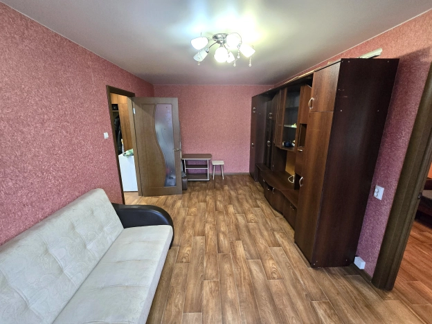 Купить двухкомнатную квартиру в Ярославской области. Вариант № 9254039, 3, площадь -  квм, цена 4000000 рублей