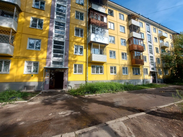 Купить трехкомнатную квартиру в Микрорайоне 29-й, Ангарск в Ангарске. Вариант № 2820291, 10, площадь -  квм, цена 3250000 рублей