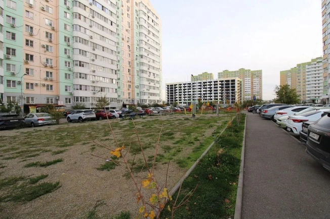 Купить однокомнатную квартиру в Краснодаре. Вариант № 10283512, 33, площадь -  квм, цена 4600000 рублей