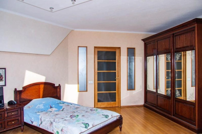 Купить дом на улице Вертковская в Новосибирске. Вариант № 2341, 27, площадь -  квм, цена 24500000 рублей