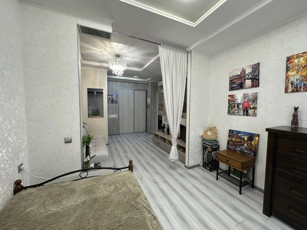 Купить однокомнатную квартиру на улице Героев-Разведчиков в Краснодаре. Вариант № 3410393, 5, площадь -  квм, цена 5899000 рублей