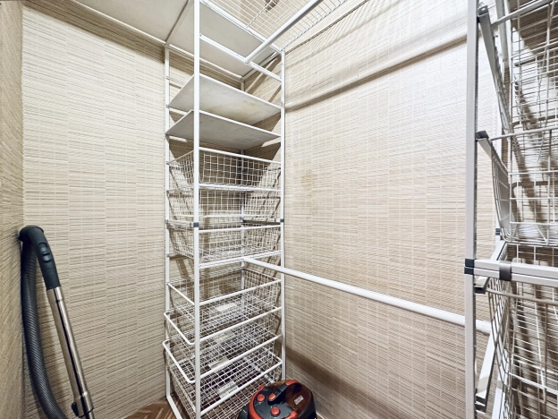 Купить квартиру в Москве. Вариант № 8013242, 12, площадь -  квм, цена 26400000 рублей