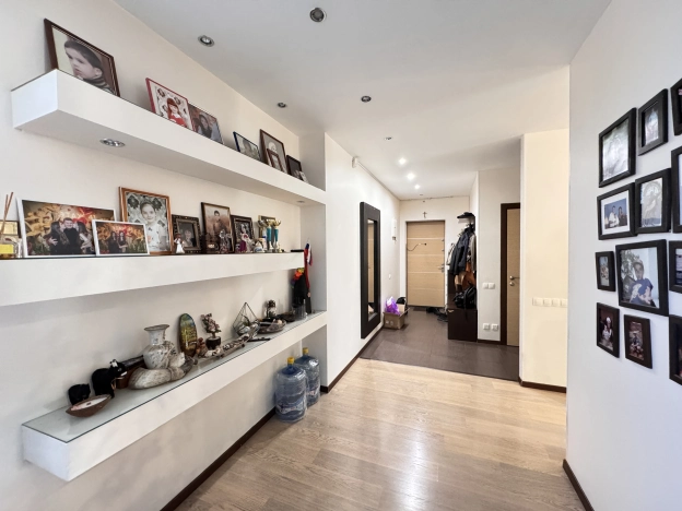 Купить трехкомнатную квартиру в районе Московский в Санкт-Петербурге. Вариант № 42967, 14, площадь -  квм, цена 24900000 рублей