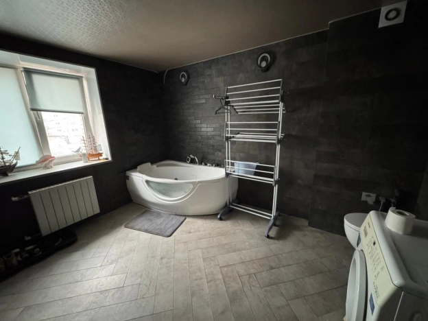 Купить четырехкомнатную квартиру в районе Сокол в Москве. Вариант № 23990, 18, площадь -  квм, цена 16900000 рублей