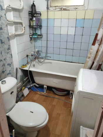 Купить однокомнатную квартиру на улице Блюхера в Новосибирске. Вариант № 7853418, 4, площадь -  квм, цена 3750000 рублей