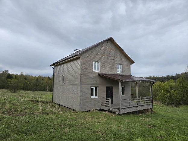 Купить дом на улице Старая Ляча в Ярославской области. Вариант № 43411, 0, площадь -  квм, цена 3100000 рублей