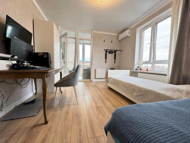 Купить квартиру на улице Гидростроителей в Краснодаре. Вариант № 4089399, 9, площадь -  квм, цена 8800000 рублей