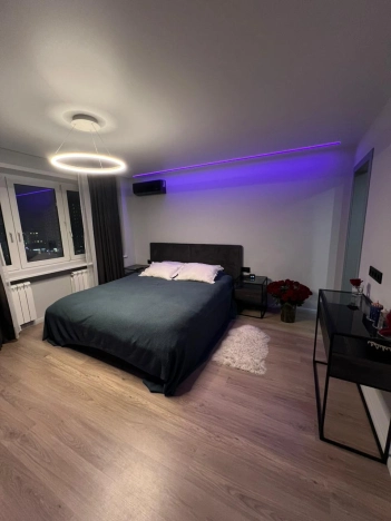 Купить квартиру в Москве. Вариант № 9999684, 21, площадь -  квм, цена 14700000 рублей