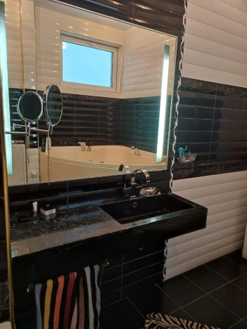 Купить квартиру на улице Октябрьский проспект в Владимире. Вариант № 3363, 9, площадь -  квм, цена 26000000 рублей