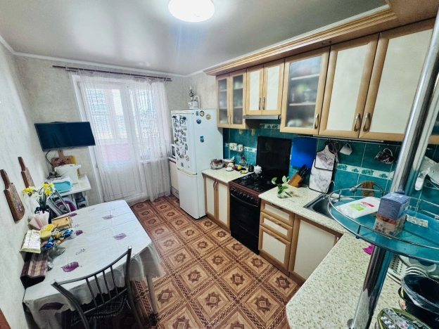 Купить трехкомнатную квартиру в Керчи. Вариант № 35717, 16, площадь - квм, цена 6800000 рублей