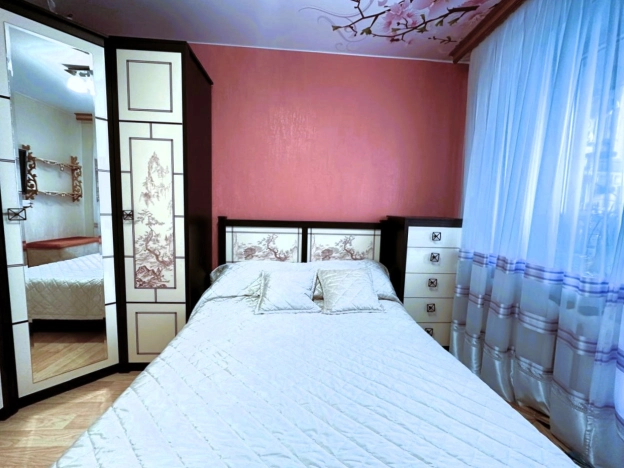 Купить трехкомнатную квартиру в Калуге. Вариант № 35827, 11, площадь -  квм, цена 4600000 рублей