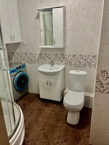 Купить однокомнатную квартиру в Ростовской области. Вариант № 39053, 8, площадь -  квм, цена 5900000 рублей