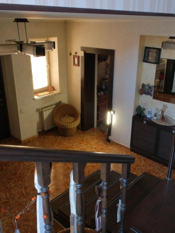 Купить дом в Микрорайоне Порт-Артур в Омске. Вариант № 8403012, 5, площадь -  квм, цена 25700000 рублей