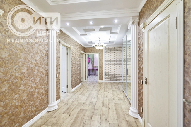 Купить четырехкомнатную квартиру в Воронеже. Вариант № 276585, 31, площадь - квм, цена 20250000 рублей