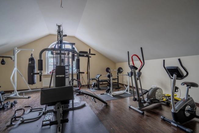 Купить дом в Москве. Вариант № 9148977, 40, площадь - квм, цена 75000000 рублей