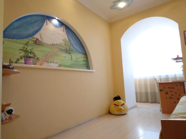 Купить четырехкомнатную квартиру в Омске. Вариант № 26033, 9, площадь -  квм, цена 23750000 рублей