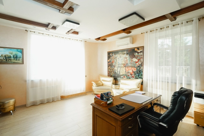 Купить дом в Микрорайоне Порт-Артур в Омске. Вариант № 56293, 18, площадь -  квм, цена 98000000 рублей