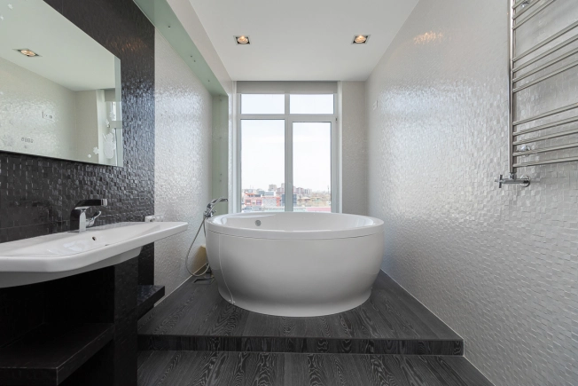 Купить двухкомнатную квартиру на улице 10 лет Октября в Омске. Вариант № 5498, 19, площадь -  квм, цена 12600000 рублей