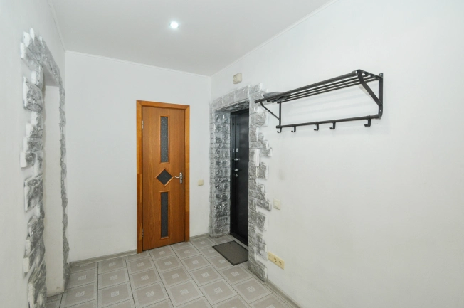 Купить трехкомнатную квартиру в Новосибирске. Вариант № 9487236, 21, площадь -  квм, цена 12000000 рублей