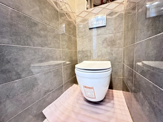 Купить трехкомнатную квартиру в районе Выборгский в Санкт-Петербурге. Вариант № 29983, 5, площадь -  квм, цена 10500000 рублей