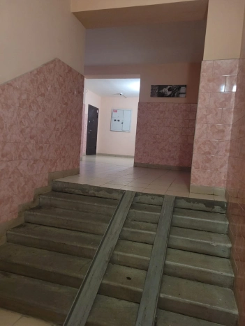 Купить трехкомнатную квартиру в Микрорайоне Бугринская роща, Кировский район в Новосибирске. Вариант № 25599, 47, площадь -  квм, цена 9500000 рублей