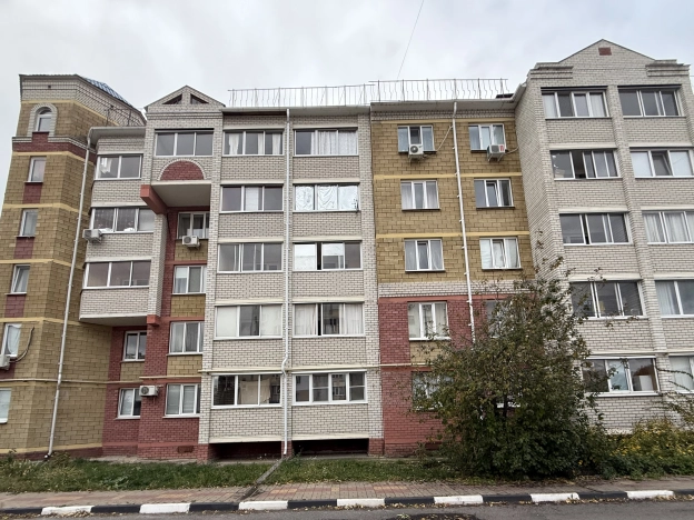 Купить однокомнатную квартиру в Микрорайоне 11-й в Белгороде. Вариант № 7610504, 11, площадь -  квм, цена 4300000 рублей