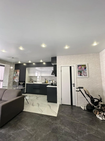 Купить квартиру на улице Расула Гамзатова в Волгограде. Вариант № 5829522, 3, площадь -  квм, цена 6650000 рублей