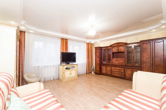 Купить двухкомнатную квартиру на вторичке в Микрорайоне 3Б, Тобольск в Тобольске. Вариант № 39000, 1, площадь -  квм, цена 7100000 рублей