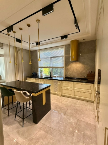 Купить таунхаус в Москве. Вариант № 8994861, 15, площадь -  квм, цена 65000000 рублей