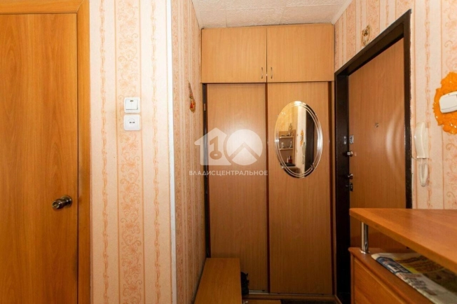 Купить однокомнатную квартиру в районе Советский в Новосибирске. Вариант № 9151867, 4, площадь -  квм, цена 3300000 рублей