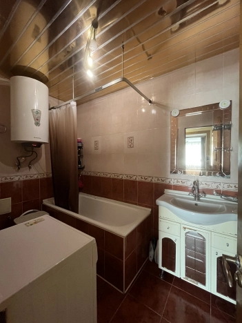 Купить трехкомнатную квартиру в Приморском крае. Вариант № 13004, 9, площадь -  квм, цена 6600000 рублей