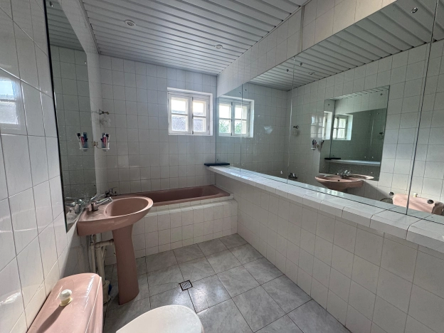 Купить дом в районе Пролетарский в Ростове-на-Дону. Вариант № 44299, 8, площадь -  квм, цена 24000000 рублей