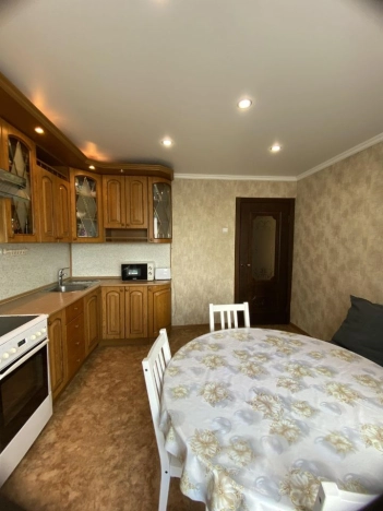 Купить однокомнатную квартиру в Омске. Вариант № 2397104, 2, площадь -  квм, цена 3100000 рублей