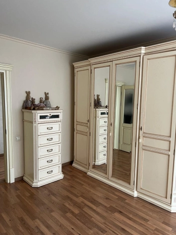 Купить трехкомнатную квартиру в районе Ленинский в Новосибирске. Вариант № 39074, 10, площадь -  квм, цена 11800000 рублей